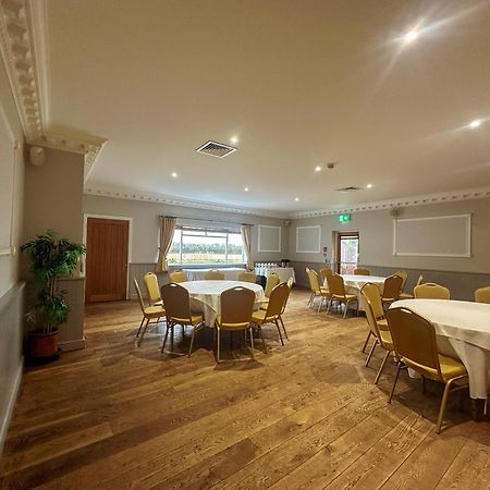 Готель The Corbet Arms Uffington  Екстер'єр фото