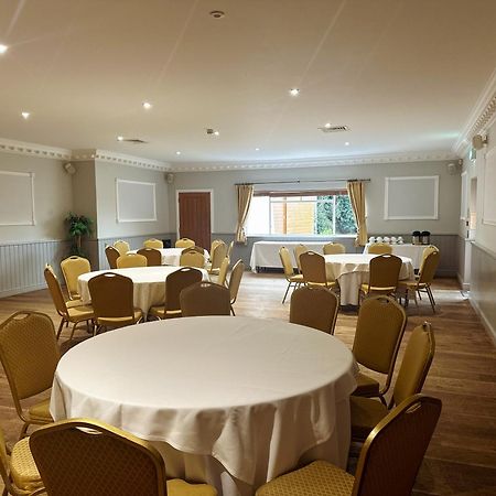 Готель The Corbet Arms Uffington  Екстер'єр фото