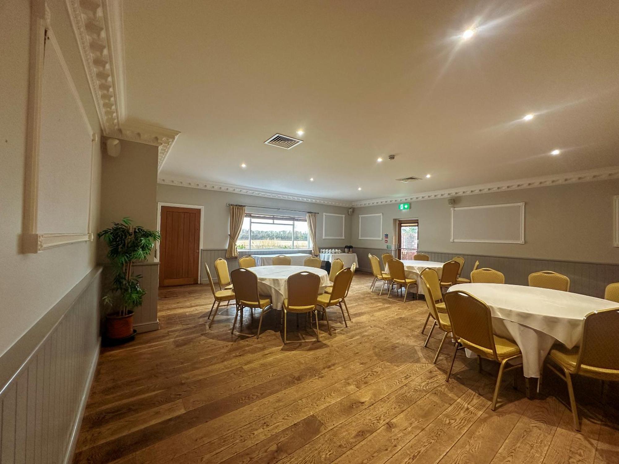 Готель The Corbet Arms Uffington  Екстер'єр фото
