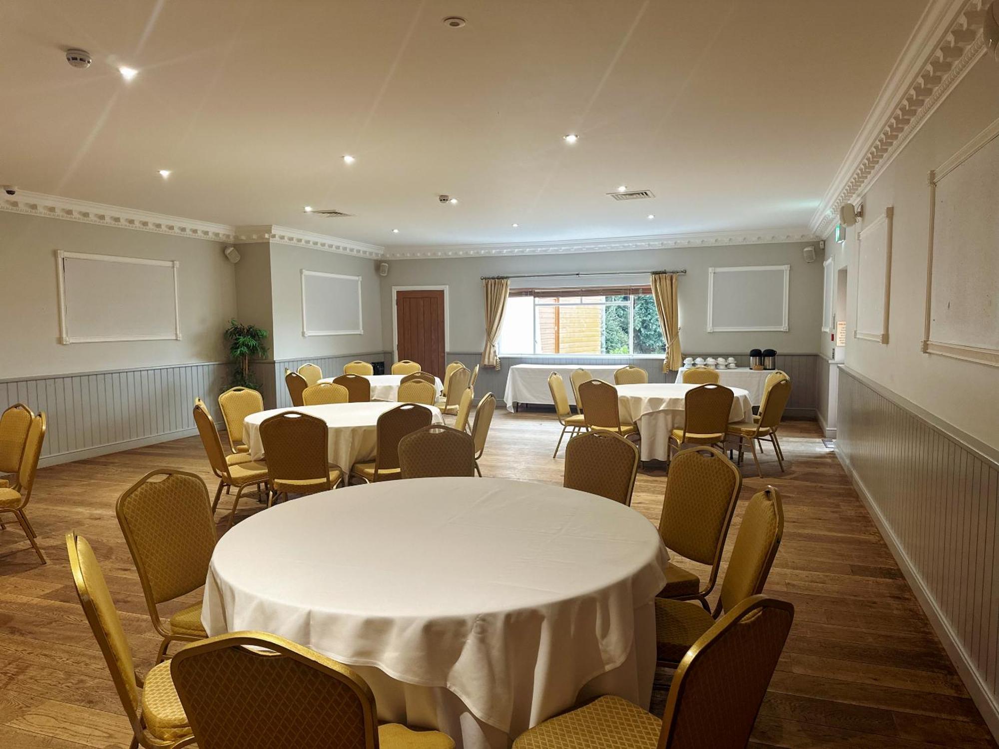 Готель The Corbet Arms Uffington  Екстер'єр фото