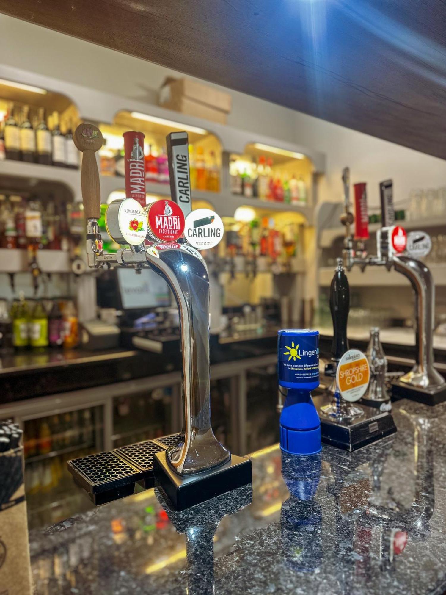 Готель The Corbet Arms Uffington  Екстер'єр фото